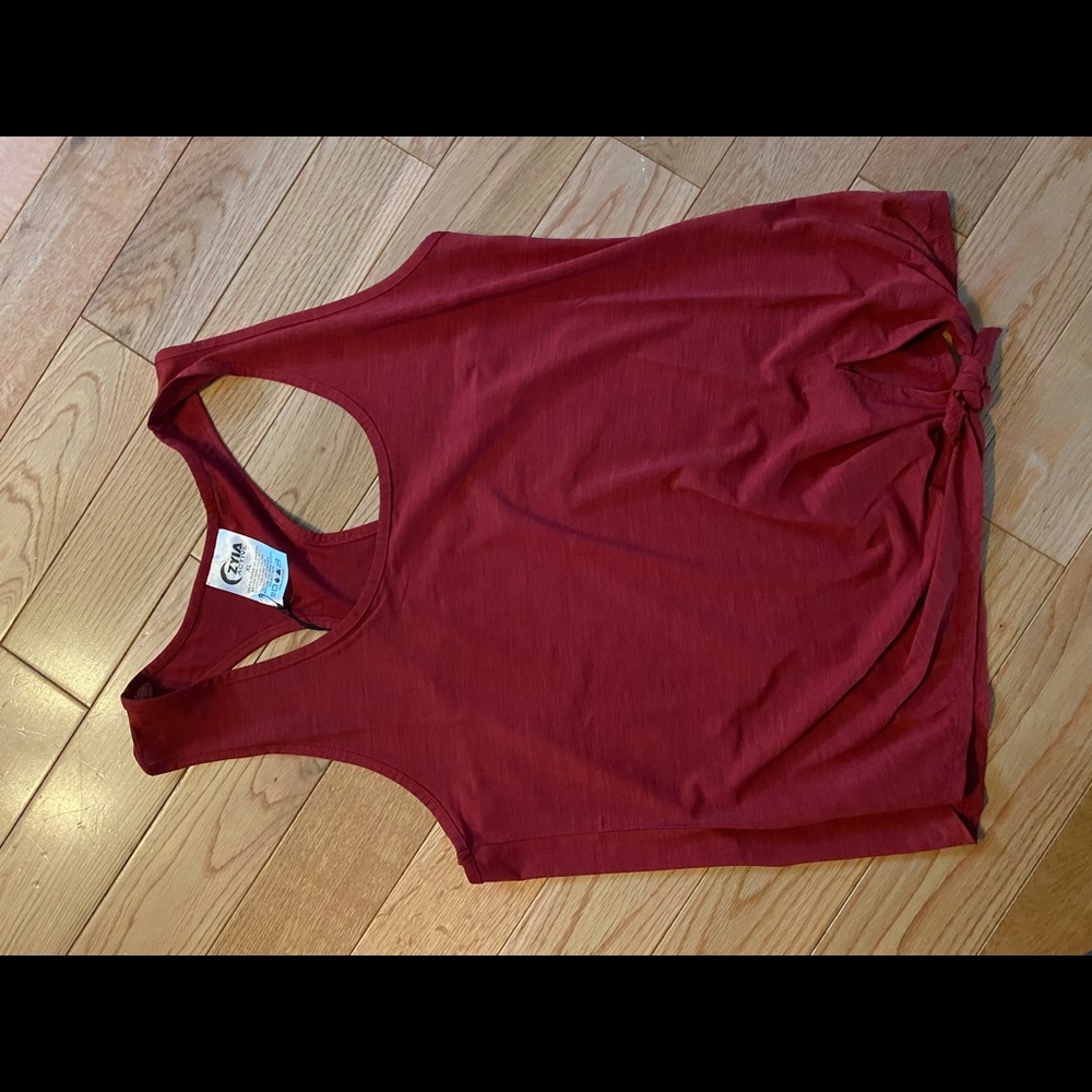 Zyia knot just a cute tank